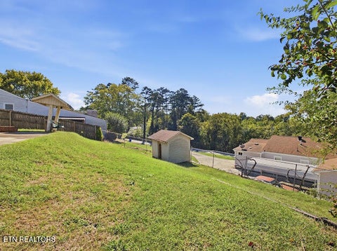 Tiny photo for 214 Long Drive, Harriman, TN 37748 (MLS # 1358319)