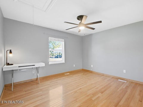 Tiny photo for 214 Long Drive, Harriman, TN 37748 (MLS # 1358319)