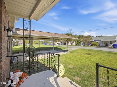 Tiny photo for 214 Long Drive, Harriman, TN 37748 (MLS # 1358319)