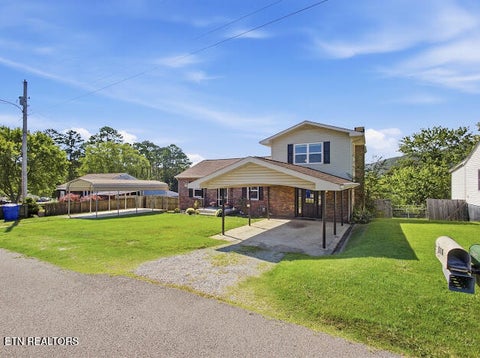 Tiny photo for 214 Long Drive, Harriman, TN 37748 (MLS # 1358319)