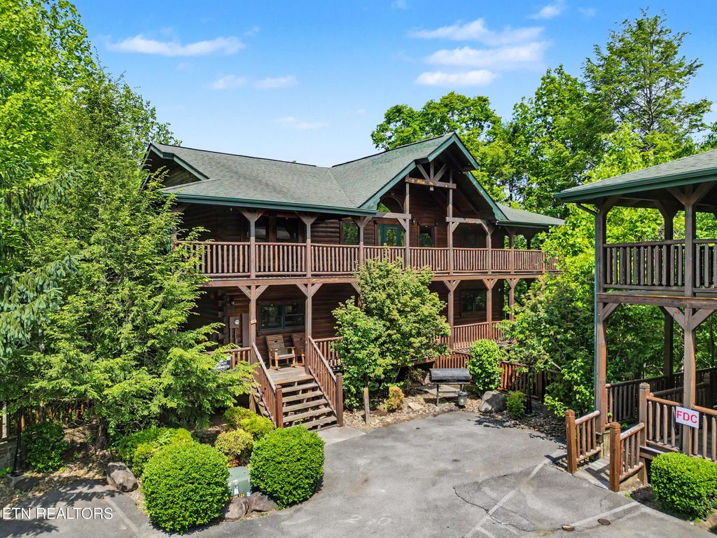 Photo of 805 Spirit Loop Way, Gatlinburg, TN 37738 (MLS # 1341087)