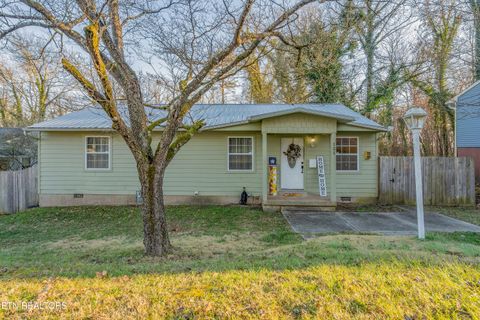 Photo of 121 Amherst Lane, Oak Ridge, TN 37830 (MLS # 1327188)