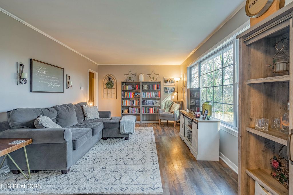 Photo of 121 Amherst Lane, Oak Ridge, TN 37830 (MLS # 1327188)