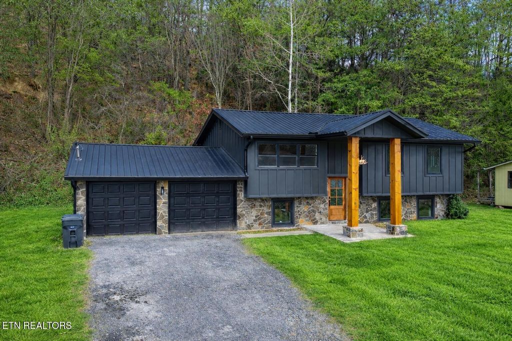 Photo of 3139 Easy St, Pigeon Forge, TN 37862 (MLS # 1325877)