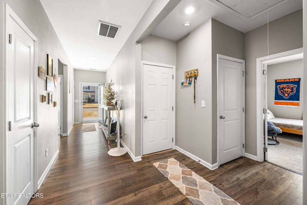 Photo of 294 Cedar Park Drive, Loudon, TN 37774 (MLS # 1329262)