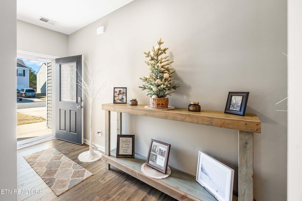 Photo of 294 Cedar Park Drive, Loudon, TN 37774 (MLS # 1329262)