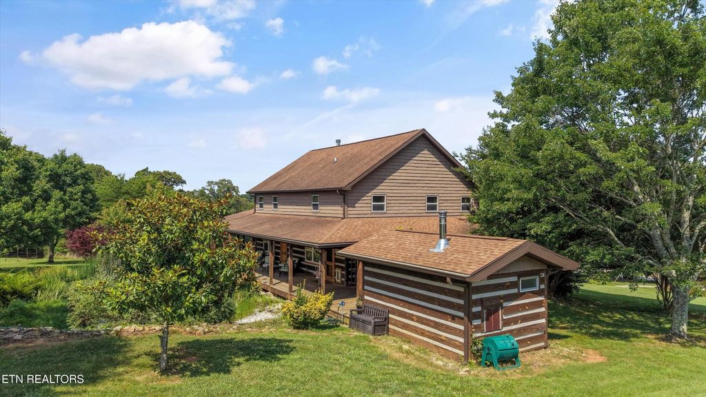Photo of 2132 Grey Ridge Rd, Maryville, TN 37801 (MLS # 1346022)