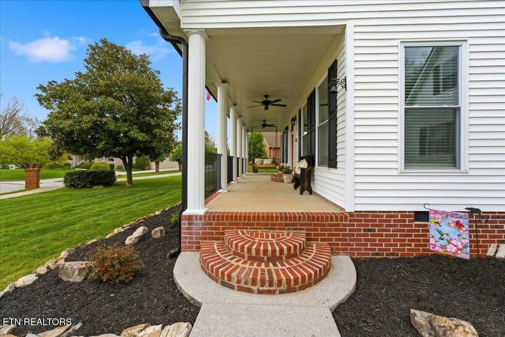 Photo of 877 Somerset Drive, Maryville, TN 37803 (MLS # 1334613)