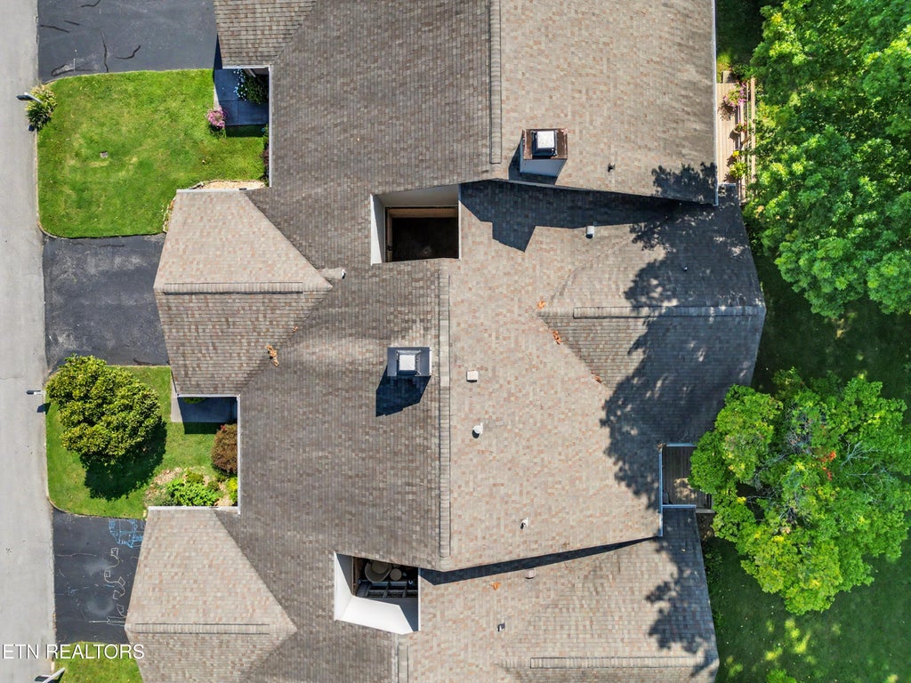 Photo of 923 Portsmouth Circle, Maryville, TN 37803 (MLS # 1353889)