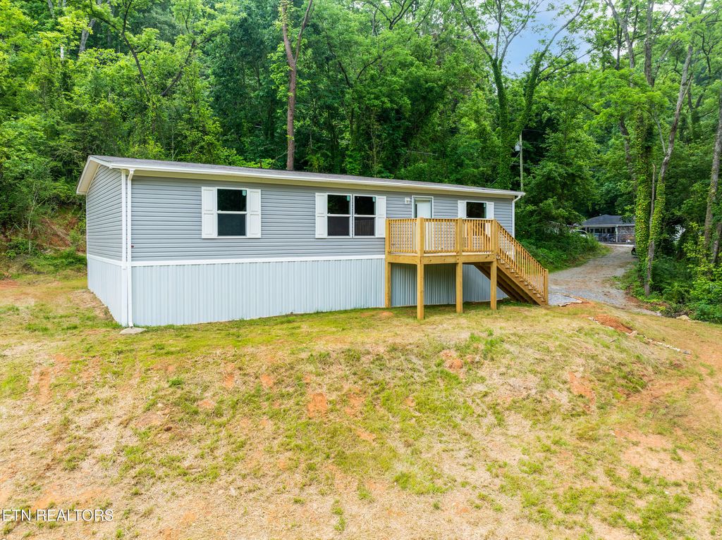 Photo of 736 Mahoney Rd, Oliver Springs, TN 37840 (MLS # 1287163)