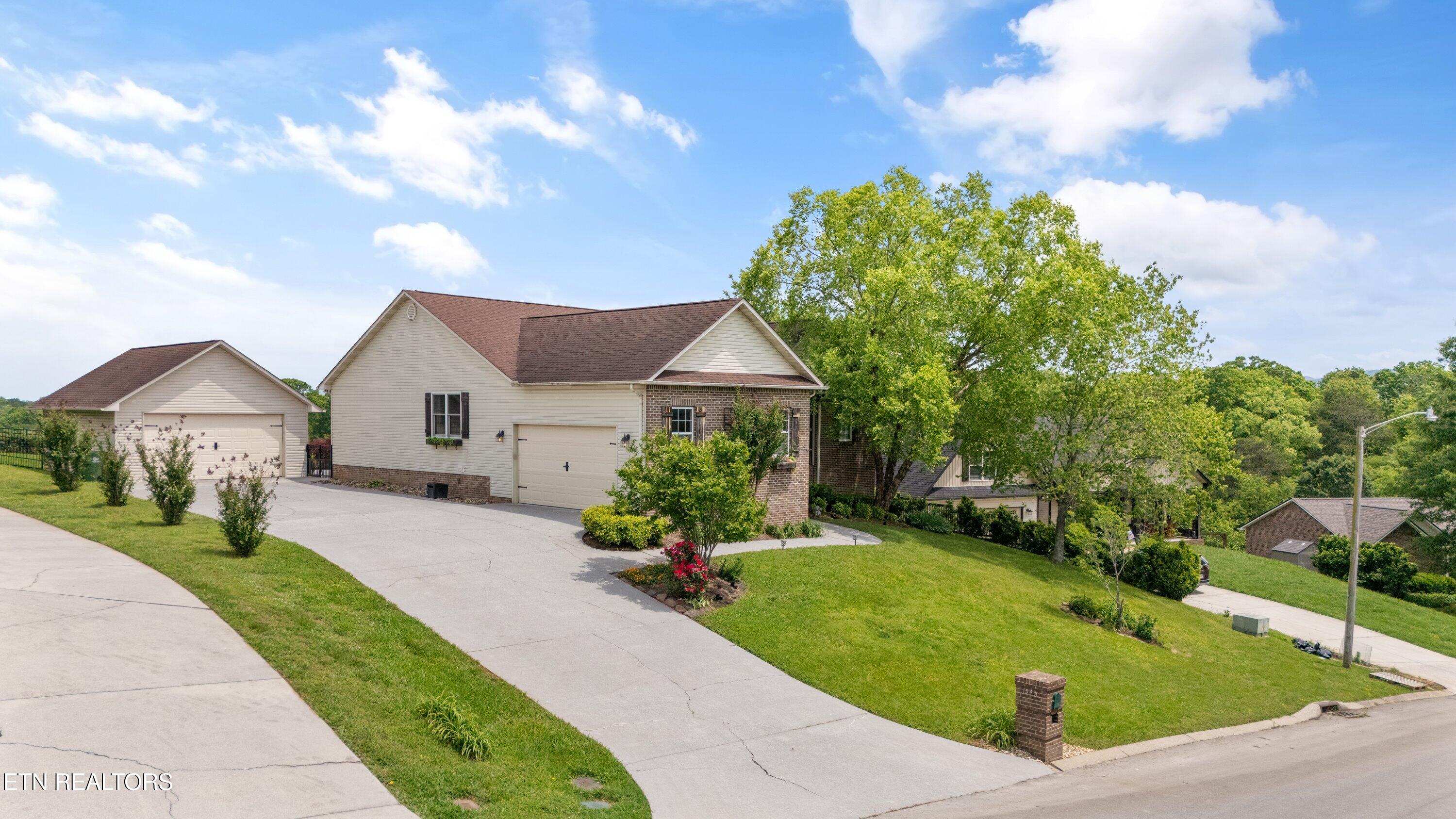 1543 Crestridge Drive