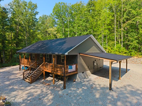 Photo of 329 Cheyenne Drive, Jamestown, TN 38556 (MLS # 1356220)