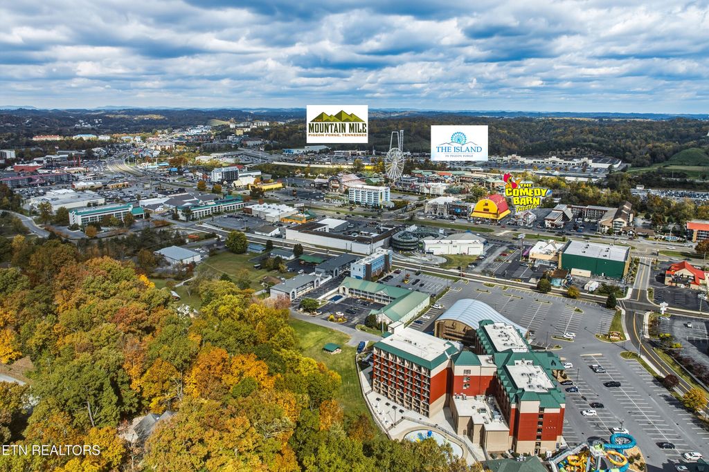 Photo of 2743 Colonial Drive #APT 205, Pigeon Forge, TN 37863 (MLS # 1329401)