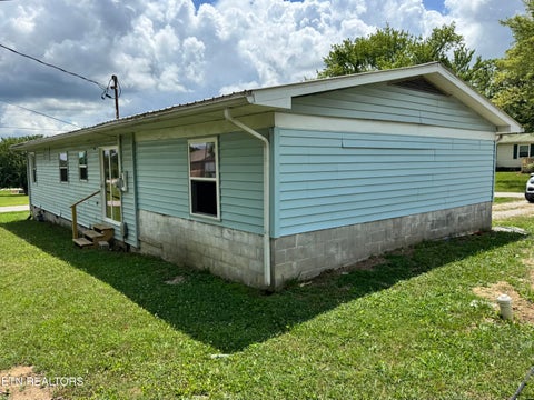 Tiny photo for 318 Sadie St, Jamestown, TN 38556 (MLS # 1357344)