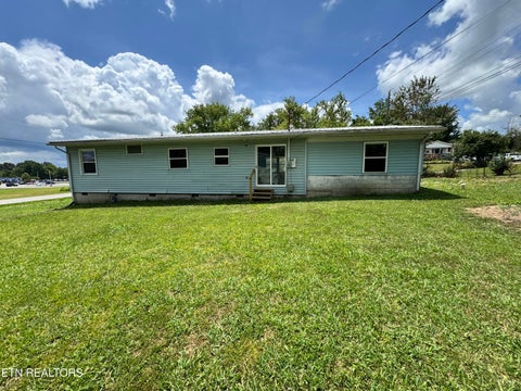 Tiny photo for 318 Sadie St, Jamestown, TN 38556 (MLS # 1357344)