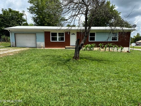 Photo of 318 Sadie St, Jamestown, TN 38556 (MLS # 1357344)