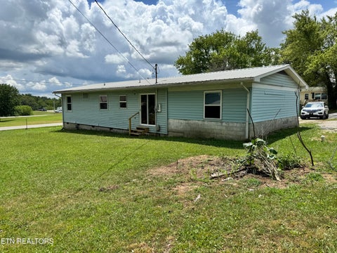 Tiny photo for 318 Sadie St, Jamestown, TN 38556 (MLS # 1357344)