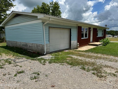Tiny photo for 318 Sadie St, Jamestown, TN 38556 (MLS # 1357344)