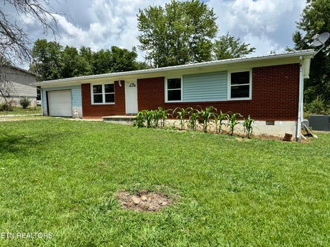 Tiny photo for 318 Sadie St, Jamestown, TN 38556 (MLS # 1357344)
