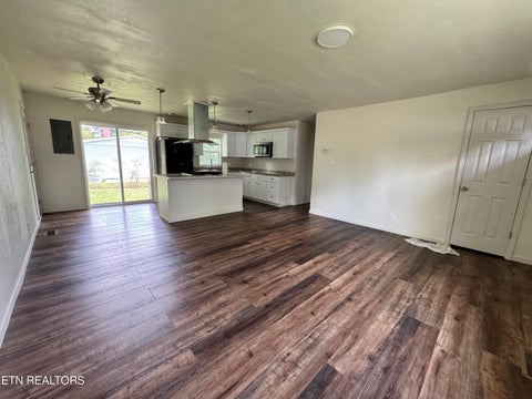 Tiny photo for 318 Sadie St, Jamestown, TN 38556 (MLS # 1357344)