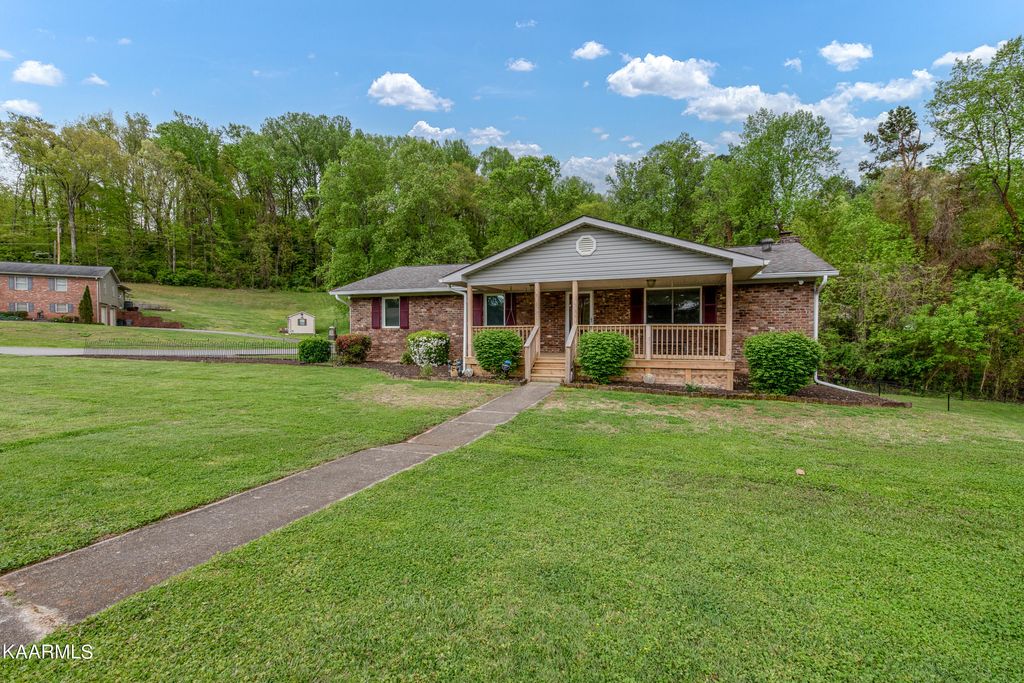 Photo of 4407 Amber Drive, Louisville, TN 37777 (MLS # 1243361)
