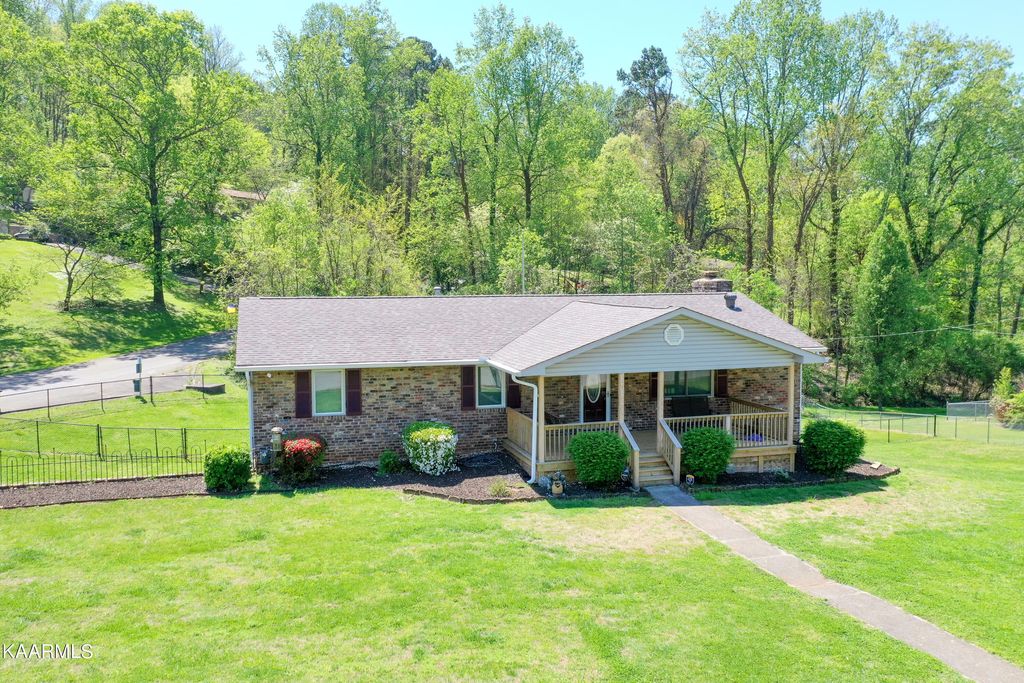 Photo of 4407 Amber Drive, Louisville, TN 37777 (MLS # 1243361)