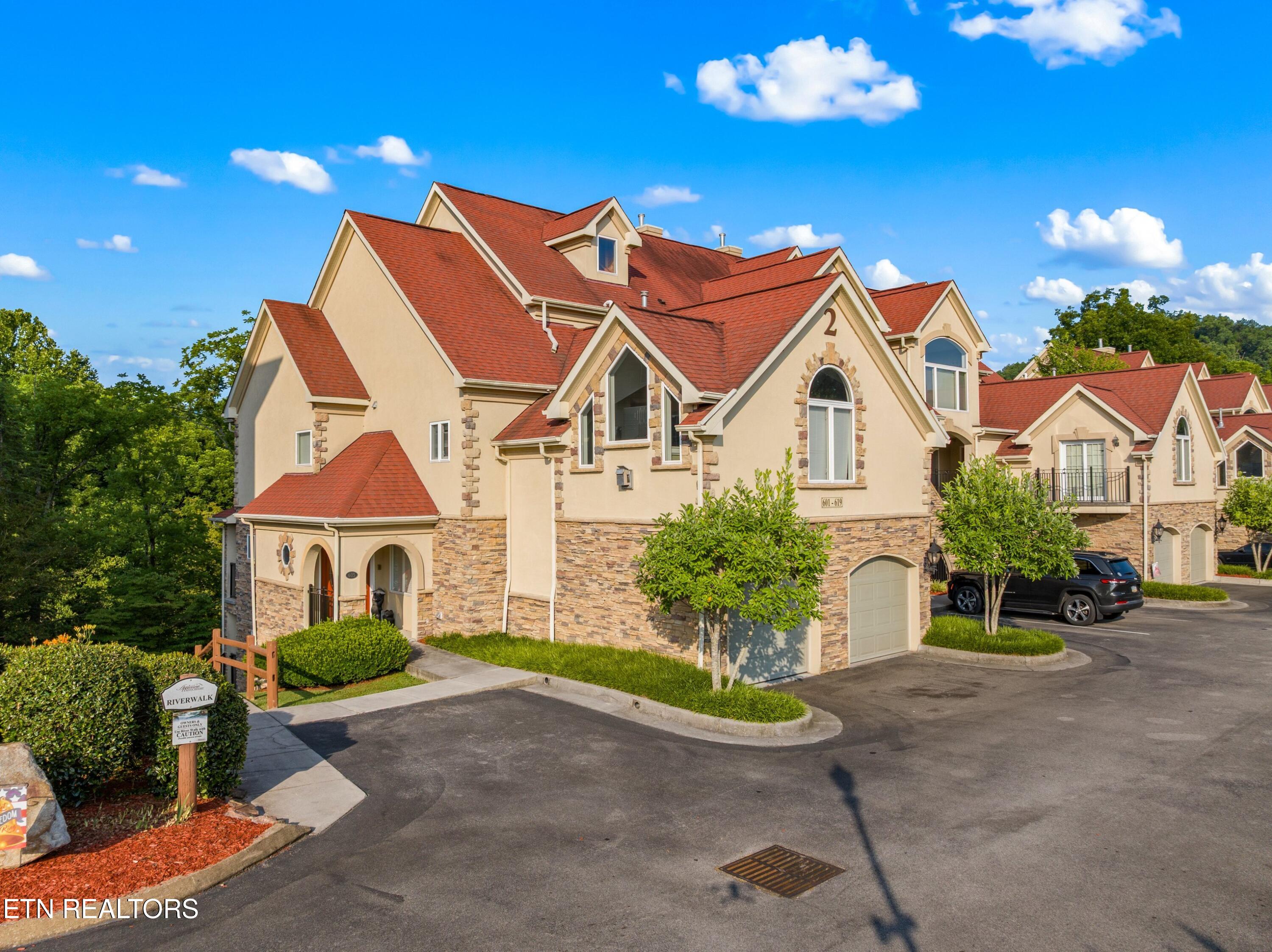 601 River Place Way B101