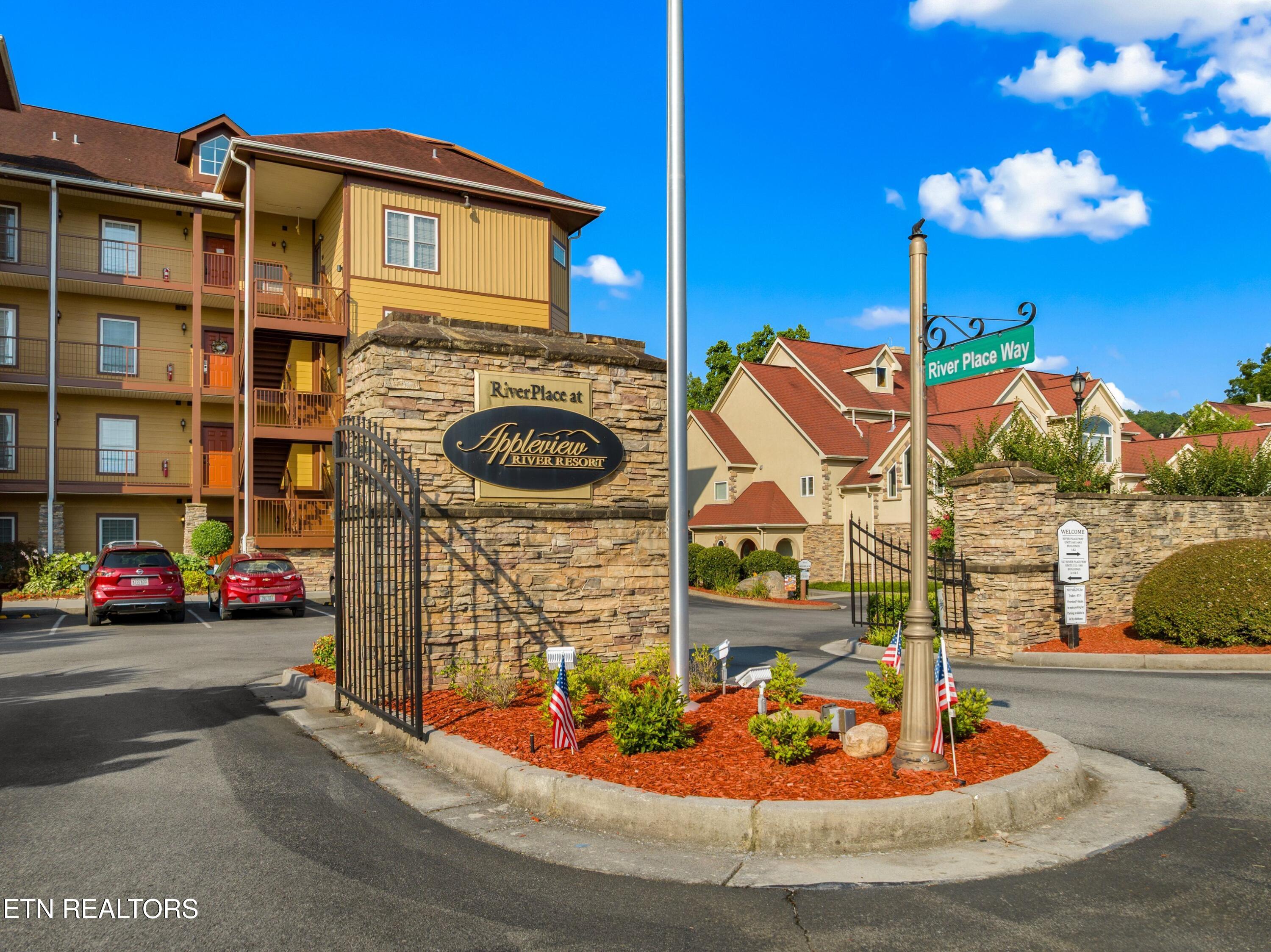 601 River Place Way B101