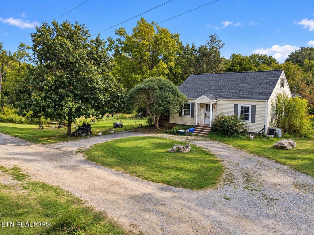 Photo of 500 County Road 409, Madisonville, TN 37354 (MLS # 1355286)