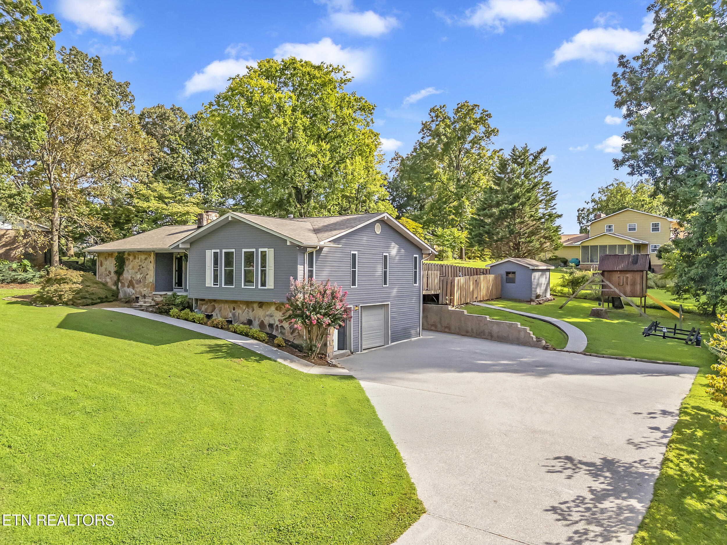 2322 Chesterfield Drive