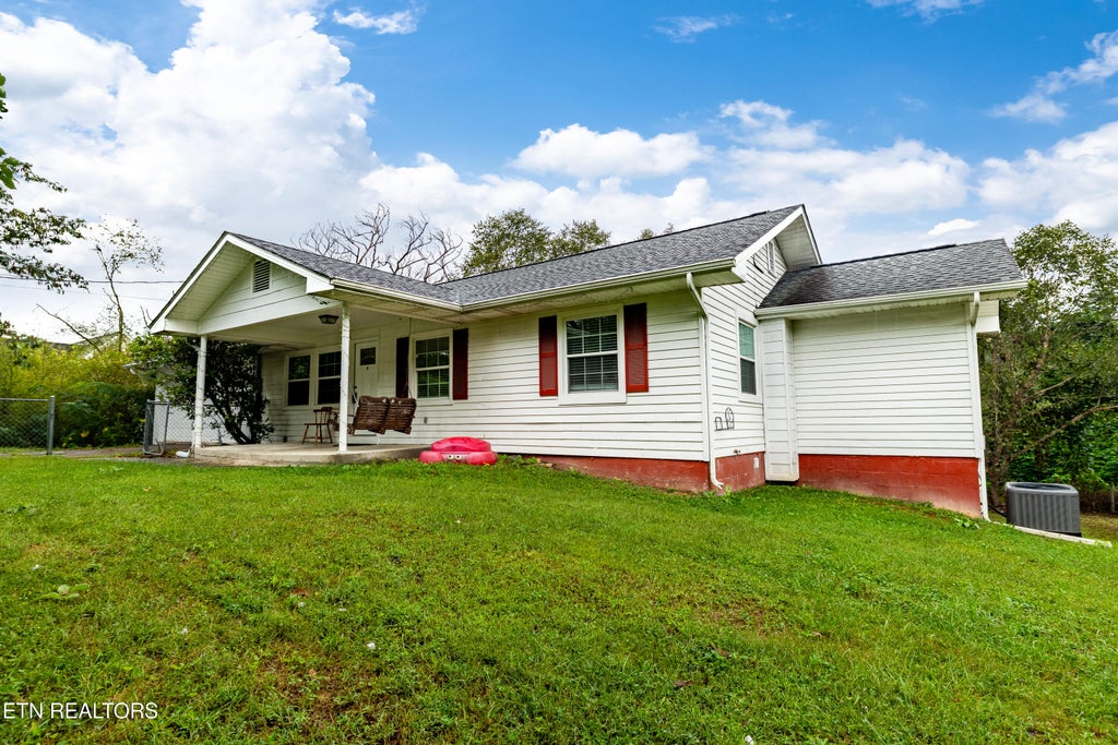 Photo of 3056 Birds Creek Rd, Sevierville, TN 37876 (MLS # 1357048)