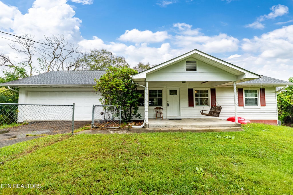 Photo of 3056 Birds Creek Rd, Sevierville, TN 37876 (MLS # 1357048)