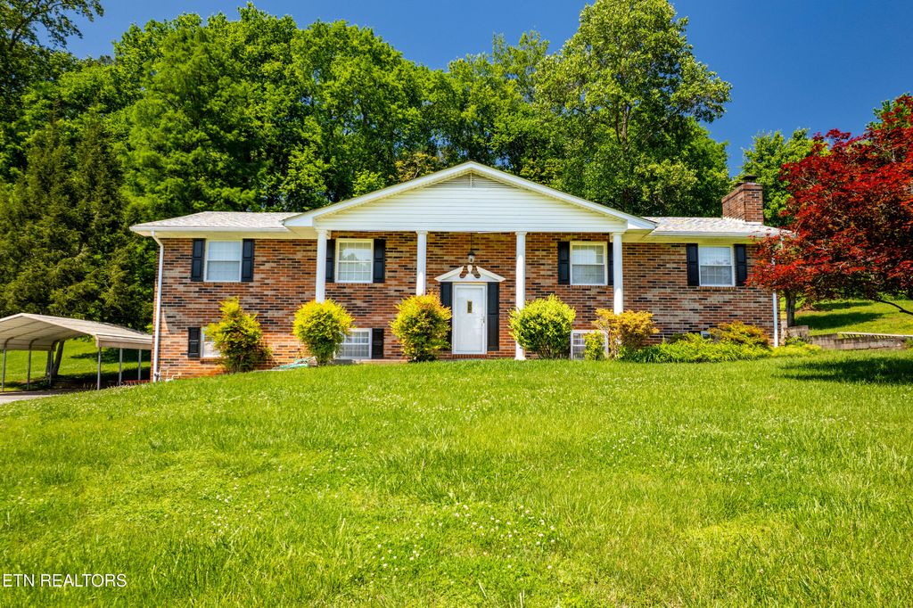 Photo of 1328 Hillvale Rd, Louisville, TN 37777 (MLS # 1300792)
