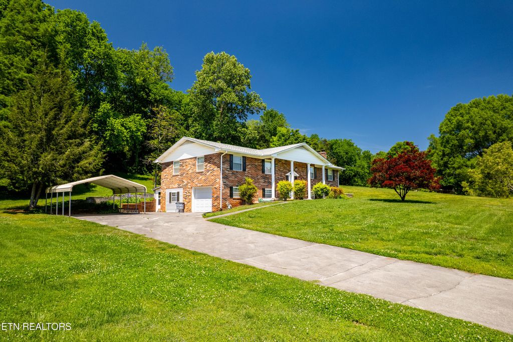 Photo of 1328 Hillvale Rd, Louisville, TN 37777 (MLS # 1300792)