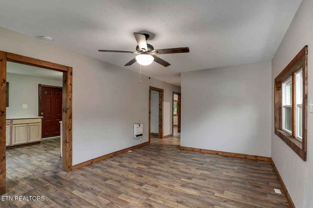 Photo of 324 N Georgia Ave, Etowah, TN 37331 (MLS # 1342225)
