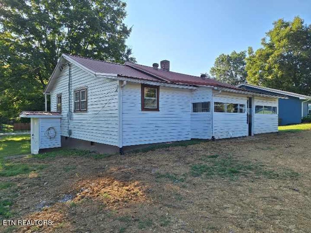 Photo of 411 Mill St, Madisonville, TN 37354 (MLS # 1275625)