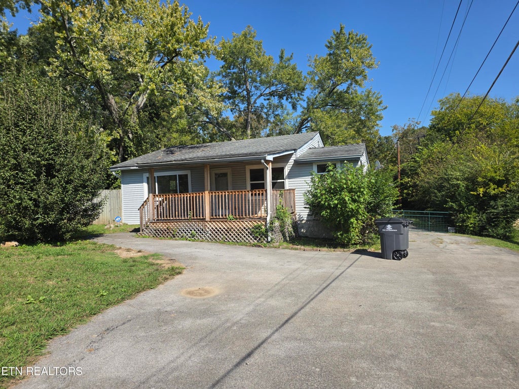Photo of 3906 Luwana Lane, Knoxville, TN 37917 (MLS # 1359440)