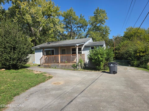 Photo of 3906 Luwana Lane, Knoxville, TN 37917 (MLS # 1359440)