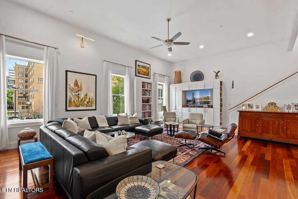 414 Clinch Ave 301