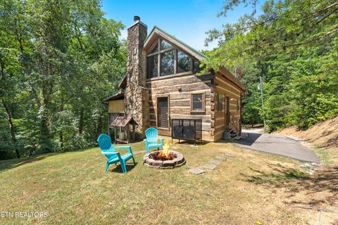 2110 Rising Fawn Way Sevierville TN 37876
