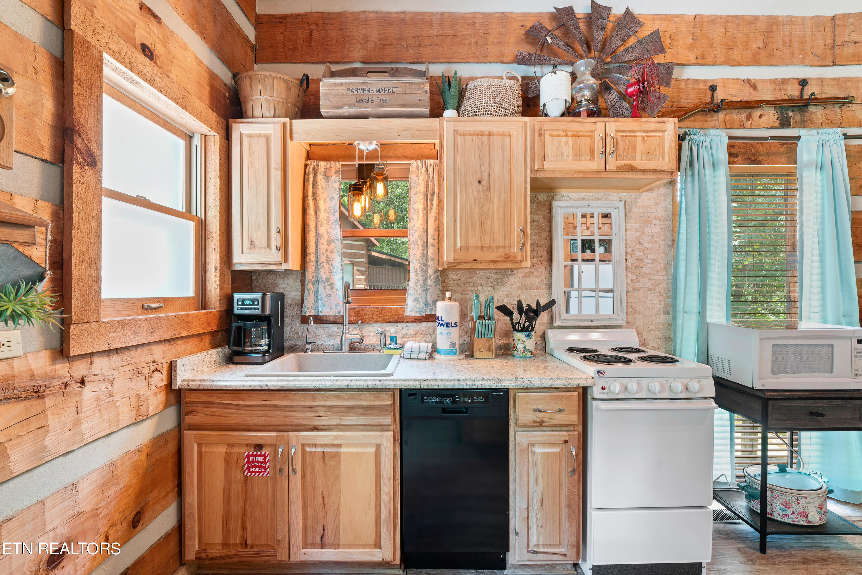 2110 Rising Fawn Way