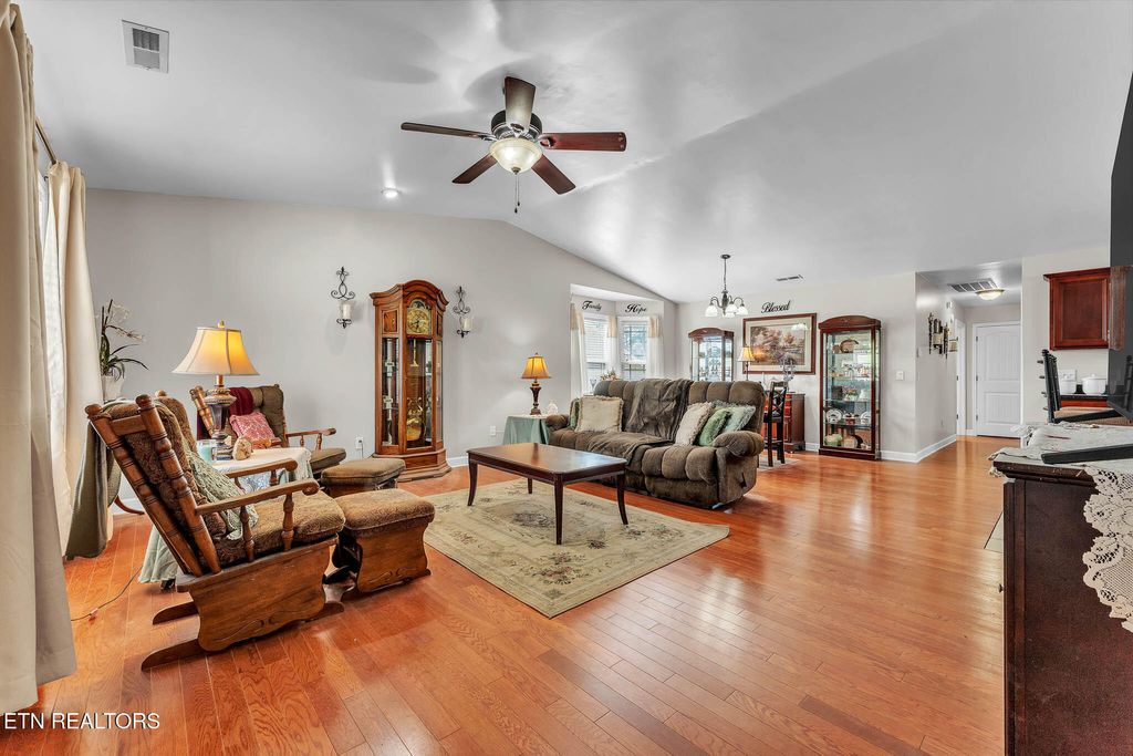 Photo of 1716 NE Chelsa Drive, Cleveland, TN 37323 (MLS # 1340945)