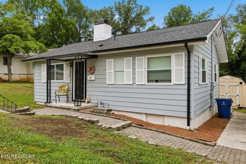 Photo of 126 Kentucky Ave, Oak Ridge, TN 37830 (MLS # 1344255)