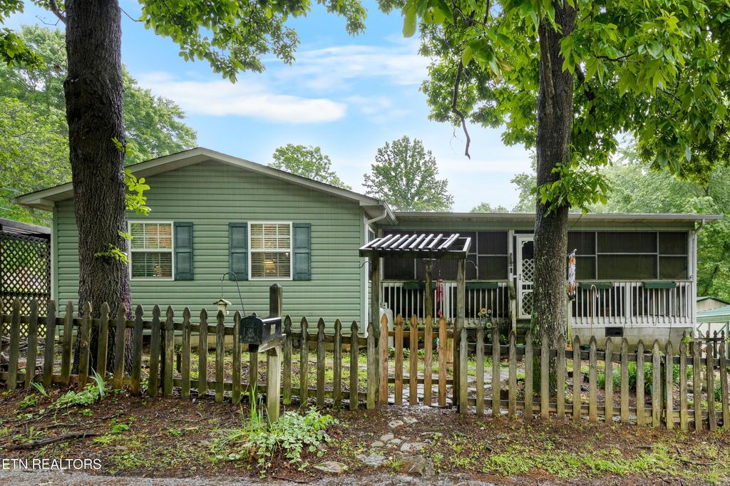 Photo of 217 Jackson Drive, Harriman, TN 37748 (MLS # 1300619)