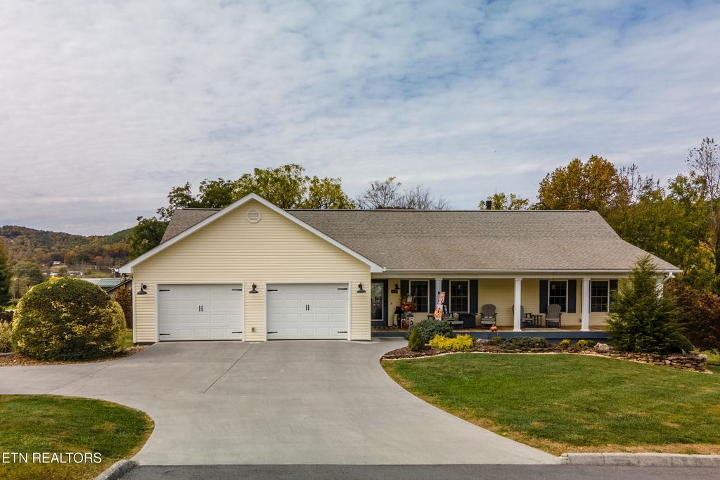 Photo of 3602 Gilland Drive, Sevierville, TN 37862 (MLS # 1320337)