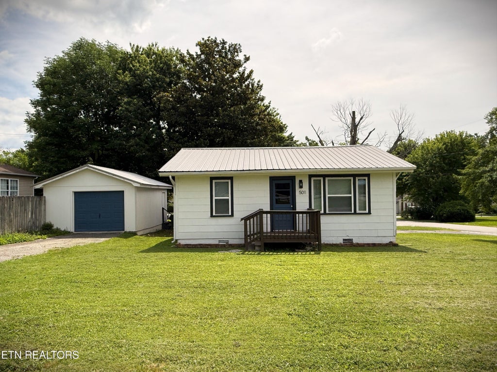 Photo of 501 Ash Ave, Cookeville, TN 38501 (MLS # 1359458)