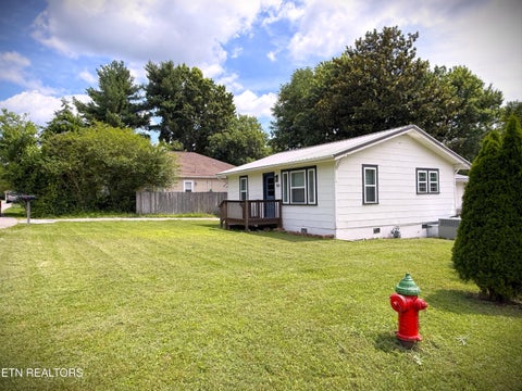 Tiny photo for 501 Ash Ave, Cookeville, TN 38501 (MLS # 1359458)