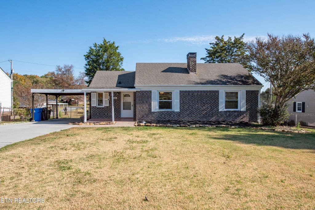 Photo of 214 Hemlock St, Alcoa, TN 37701 (MLS # 1280755)
