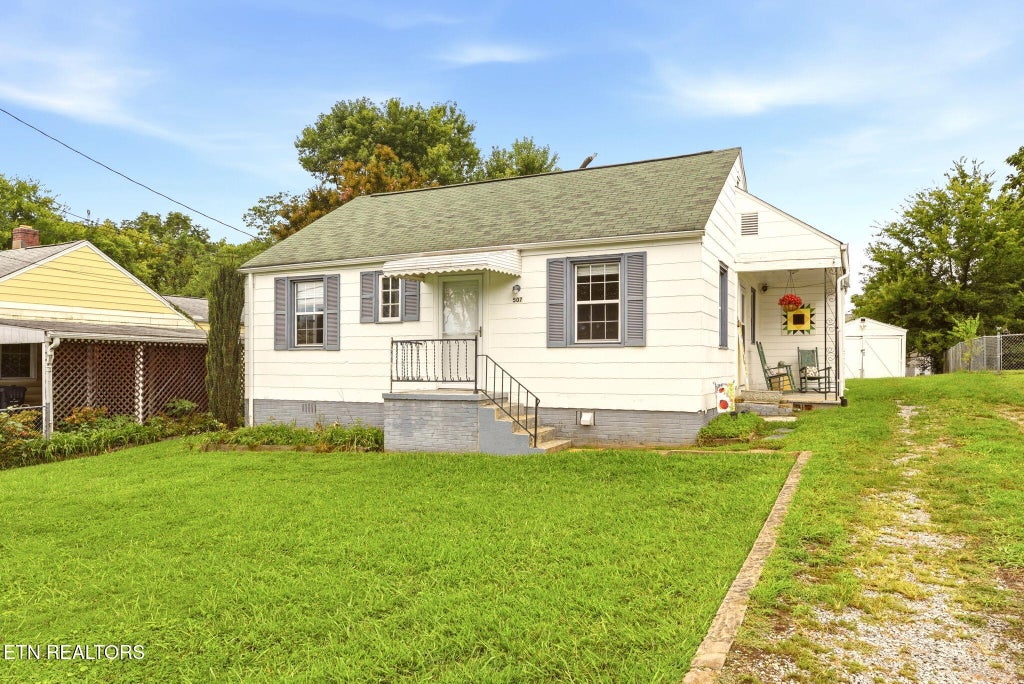 Photo of 507 Broadview Drive, Knoxville, TN 37912 (MLS # 1352893)