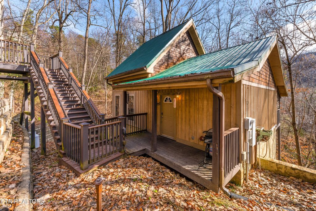 Photo of 514 Laural Mountain Rd, Gatlinburg, TN 37738 (MLS # 1324430)